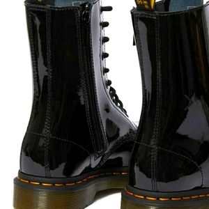 NWOB DR MARTEN 1490 PATENT LEATHER SIZE 8